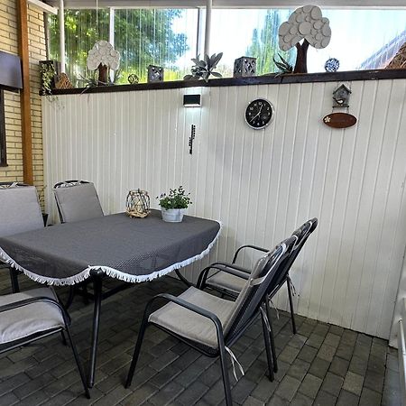 Christels Ferienwohnung 2 In Thale Mit Ueberdachter Terrasse, Kueche Mit Tv & Geschirrspueler エクステリア 写真